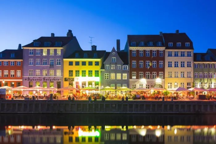 Framed Print : Denmark, Hillerod, Copenhagen. Colourful buildings along the 17th century waterfront Framed Print : Denmark, Hillerod, Copenhagen. Colourful buildings along the 17th century waterfront