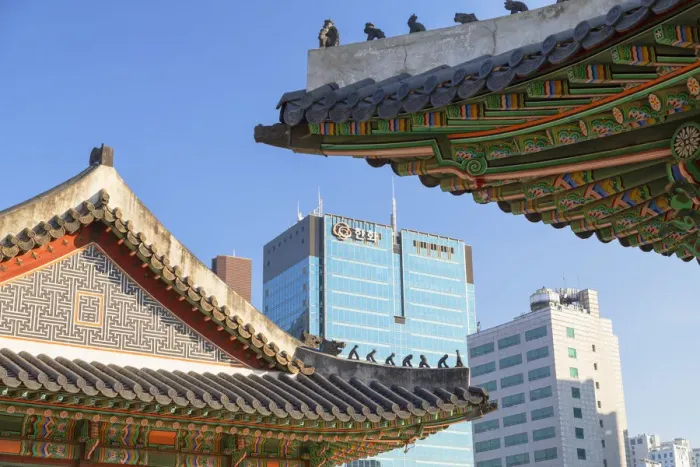 Framed Print : Deoksugung Palace and skyscrapers, Seoul, South Korea Framed Print : Deoksugung Palace and skyscrapers, Seoul, South Korea