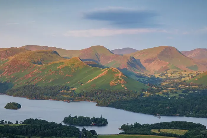 Framed Print : Derwent Water with Cat Bells and the Lakland fells beyond, the Lake District, England Framed Print : Derwent Water with Cat Bells and the Lakland fells beyond, the Lake District, England