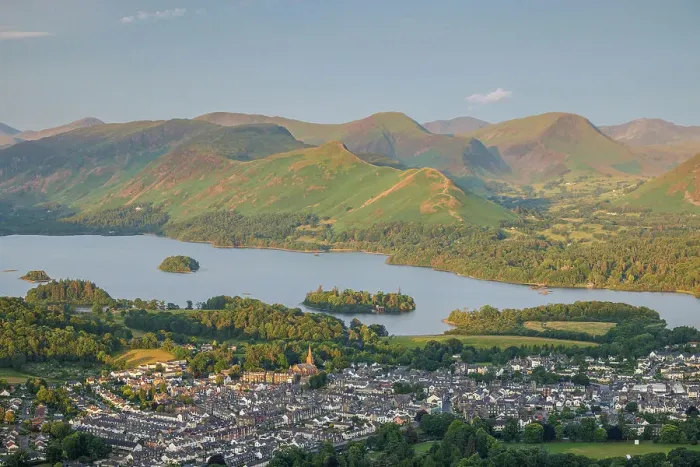 Framed Print : Derwent Water with Cat Bells and the Lakland fells beyond, the Lake District, England Framed Print : Derwent Water with Cat Bells and the Lakland fells beyond, the Lake District, England