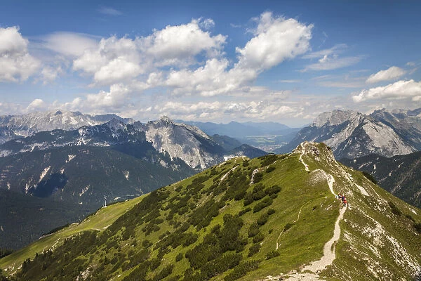 Descent from the Seefelder Spitze (2, 220m) to the Seefelder Joch, Seefeld in Tirol, Tyrol, Austria
