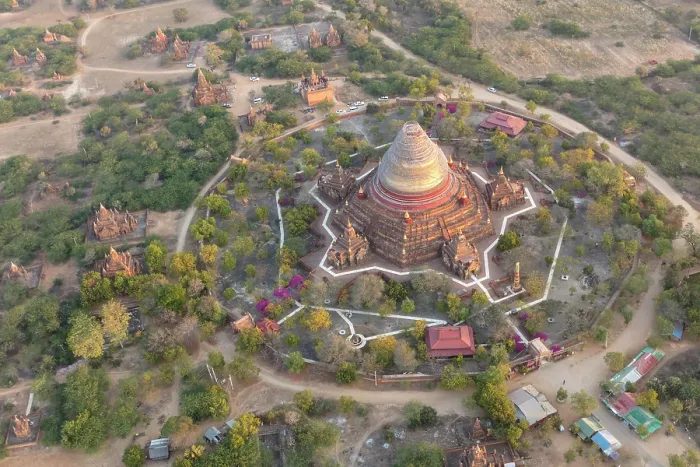 Framed Print : The Dhammayazika Pagoda, surrounded by other temples and pagodas, from a hoair balloon, Bagan (UNESCO World Heritage Site), Mandalay region, Myanmar (Burma), Asia Framed Print : The Dhammayazika Pagoda, surrounded by other temples and pagodas, from a hoair balloon, Bagan (UNESCO World Heritage Site), Mandalay region, Myanmar (Burma), Asia
