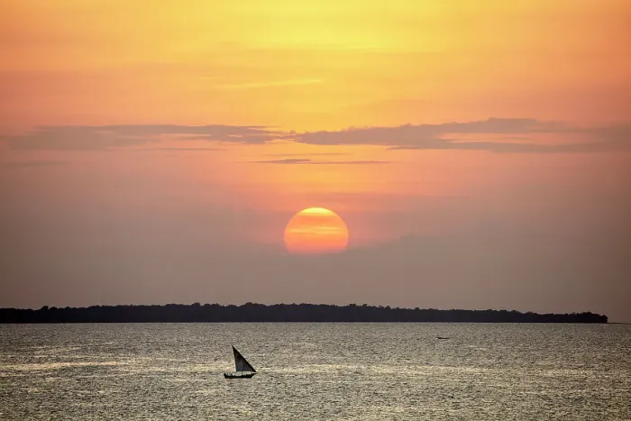 Framed Print : Dhow in silhouette at sunset, Nungwi, Zanzibar, Tanzania Framed Print : Dhow in silhouette at sunset, Nungwi, Zanzibar, Tanzania