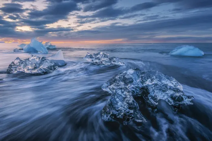 Framed Print : Diamond beach iceburgs Breidamerkursandur, Iceland