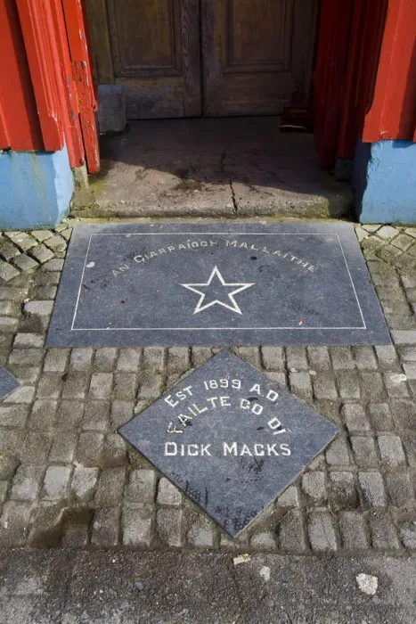 Framed Print : Dick Macks, Dingle, Dingle Peninsula, County Kerry, Munster, Republic of Ireland Framed Print : Dick Macks, Dingle, Dingle Peninsula, County Kerry, Munster, Republic of Ireland