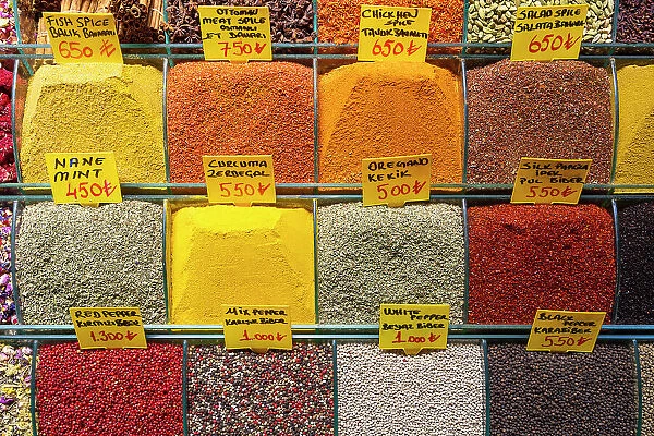Different spices on display in store, Egyptian Bazaar (Spice Bazaar), Eminonu, Fatih District, Istanbul Province, Turkey