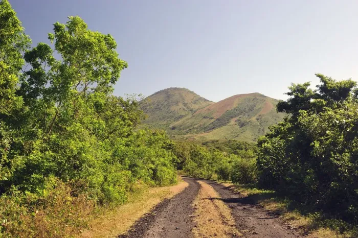 Framed Print : Dirt road in Leon, Nicaragua, Central America Framed Print : Dirt road in Leon, Nicaragua, Central America
