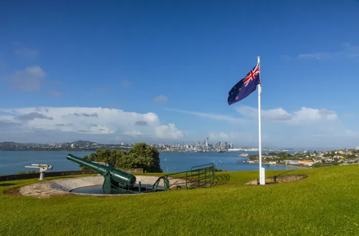 Framed Print : The Disappearing Gun of the South Battery, North Head, Auckland City and Harbour Framed Print : The Disappearing Gun of the South Battery, North Head, Auckland City and Harbour