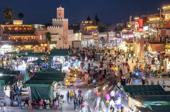 Framed Print : Djemaa el Fna and crowds at dusk, Marrakech, Morocco Framed Print : Djemaa el Fna and crowds at dusk, Marrakech, Morocco
