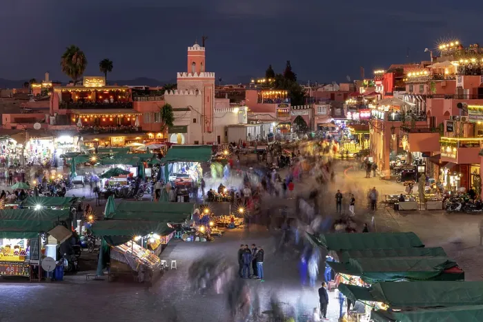 Framed Print : Djemaa el Fna and crowds at dusk, Marrakech, Morocco Framed Print : Djemaa el Fna and crowds at dusk, Marrakech, Morocco