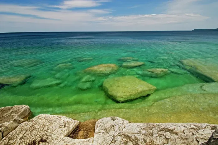 Framed Print : Dolomite rock on Georgian Bay shoreline (Lake Huron). Bruce Peninsula. Bruce Peninsula National Park, Ontario, Canada