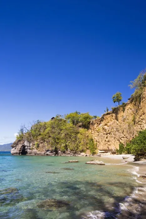 Framed Print : Dominica, St John Parish, Portsmouth. Secret Beach at Secret Bay