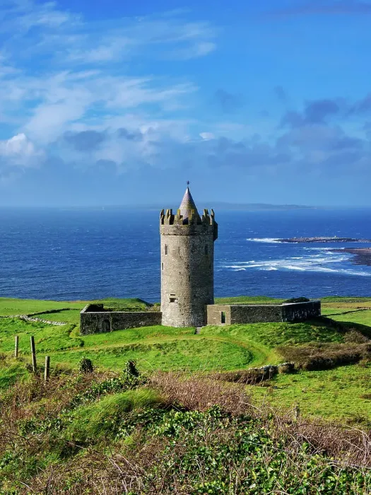 Framed Print : Doonagore Castle, elevated view, Doonagore, County Clare, Ireland