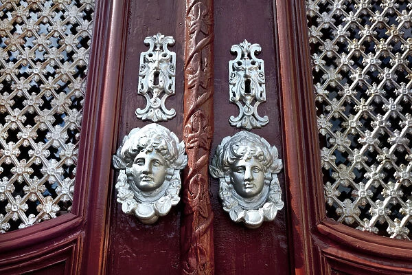 Door handle, Sao Bras de Alportel, Algarve, Portugal