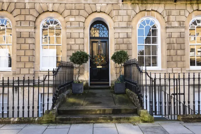 Framed Print : The front door of a house in Great Pulteney Street, Bath, Somerset, England Framed Print : The front door of a house in Great Pulteney Street, Bath, Somerset, England