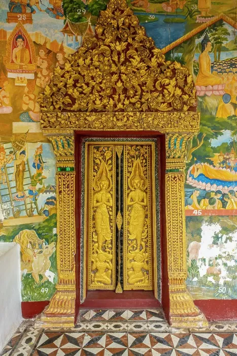 Framed Print : Door of Wat Sensoukharam, Luang Prabang (ancient capital of Laos on the Mekong river), Laos