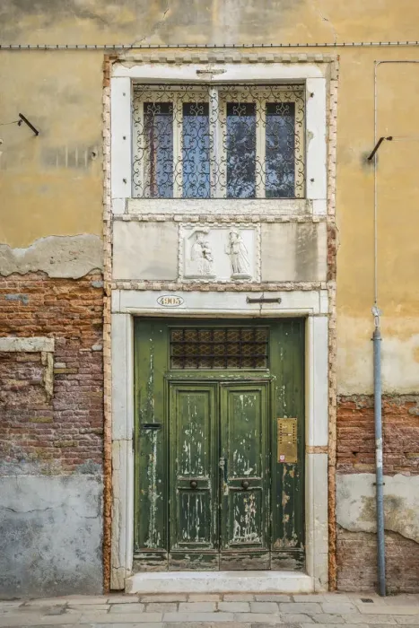 Framed Print : Doorway of building in Cannaregio, Venice, Veneto, Italy Framed Print : Doorway of building in Cannaregio, Venice, Veneto, Italy
