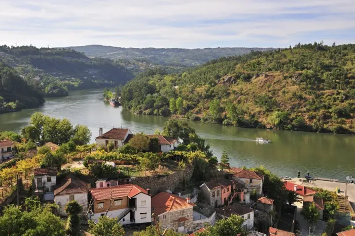 Framed Print : The Douro river at Castelo de Paiva. Portugal Framed Print : The Douro river at Castelo de Paiva. Portugal