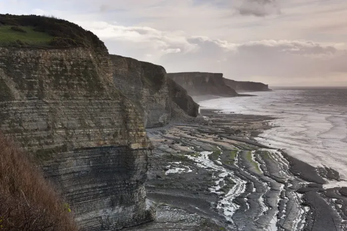 Framed Print : Dramatic cliffs along the Glamorgan Heritage Coast, South Wales, UK. Winter Framed Print : Dramatic cliffs along the Glamorgan Heritage Coast, South Wales, UK. Winter