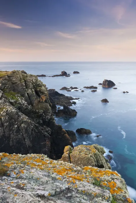 Framed Print : Dramatic coastal scenery at Lizard Point, Cornwall, England