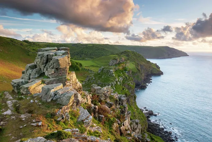 Framed Print : Dramatic coastal scenery at the Valley of Rocks in Exmoor National Park, Devon, England Framed Print : Dramatic coastal scenery at the Valley of Rocks in Exmoor National Park, Devon, England
