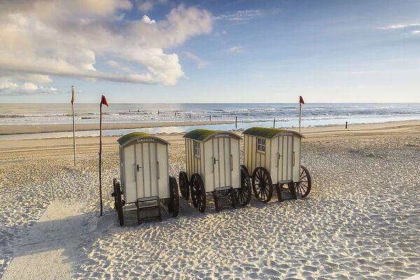 Dressing wagon at the bathing beach Weisze Dune, Norderney Island, East Frisian Islands, North Sea, Lower Saxony, Germany, Europe