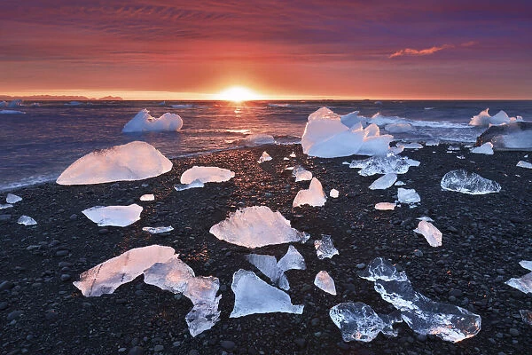 Drift ice on lava beach - Iceland, Eastern Region, Jokulsarlon - Vatnajokull National
