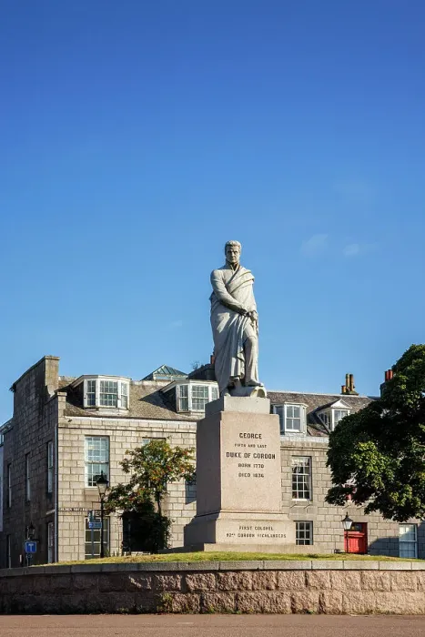 Framed Print : Duke of Gordon Statue, George V, Golden Square, Aberdeen, Scotland, UK Framed Print : Duke of Gordon Statue, George V, Golden Square, Aberdeen, Scotland, UK