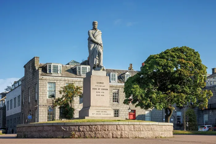 Framed Print : Duke of Gordon Statue, George V, Golden Square, Aberdeen, Scotland, UK Framed Print : Duke of Gordon Statue, George V, Golden Square, Aberdeen, Scotland, UK