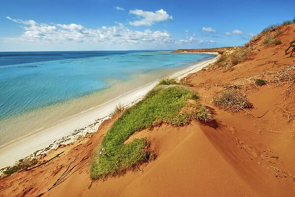 Dune landscape and ocean - Australia, Western Australia, Gascoyne