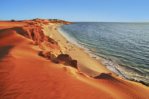 Dune landscape and ocean near Cape Peron - Australia, Western Australia, Gascoyne