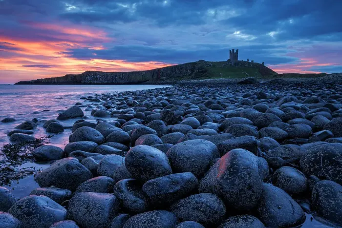 Framed Print : Dunstanburgh Castle and Embelton beach, Northumberland, England, UK Framed Print : Dunstanburgh Castle and Embelton beach, Northumberland, England, UK