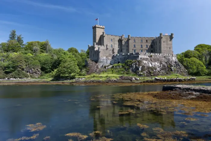 Framed Print : Dunvegan castle, isle of Skye, Inner hebrides, Scotland
