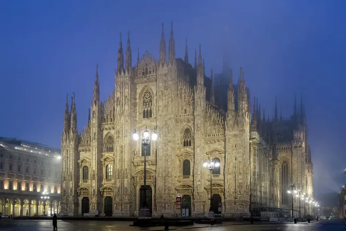 Framed Print : Duomo cathedral by night, Piazza del Duomo, Milan, Lombardy, Italy Framed Print : Duomo cathedral by night, Piazza del Duomo, Milan, Lombardy, Italy