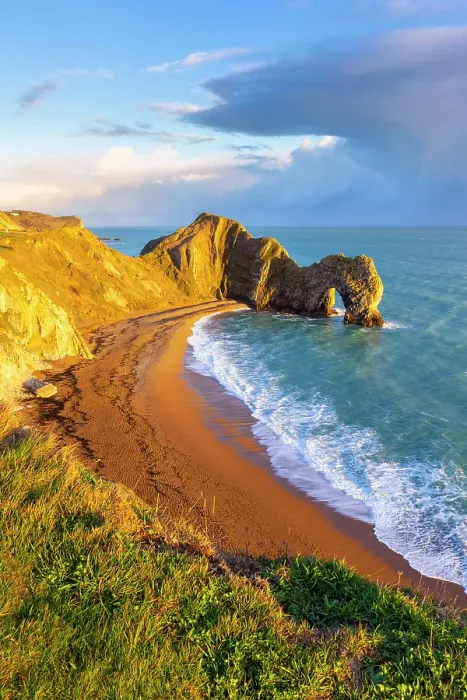 Framed Print : Durdle Door, a natural limestone arch on the Jurassic Coast near Lulworth in Dorset, Southern England, UK Framed Print : Durdle Door, a natural limestone arch on the Jurassic Coast near Lulworth in Dorset, Southern England, UK