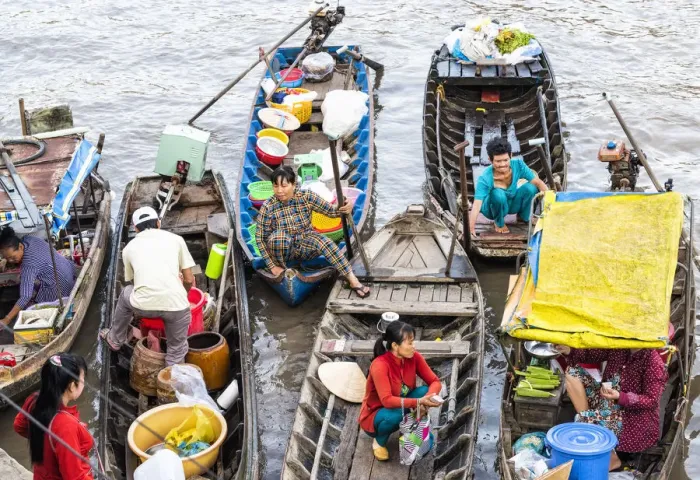 Framed Print : Early morning floating market in Mekong Delta, Vietnam Framed Print : Early morning floating market in Mekong Delta, Vietnam