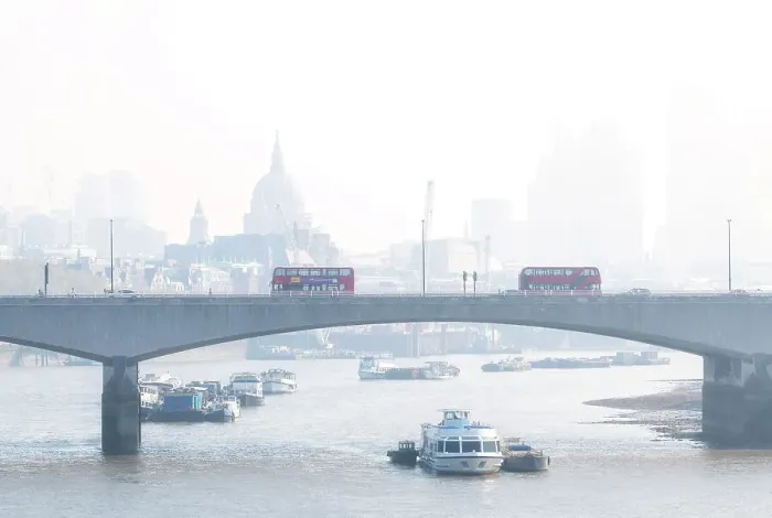 Framed Print : Early morning view towards Waterloo Bridge and St Pauls Cathedral, London, England Framed Print : Early morning view towards Waterloo Bridge and St Pauls Cathedral, London, England