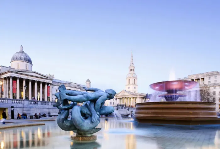 Framed Print : The Edwin Lutyens fountain, National Gallery and St Framed Print : The Edwin Lutyens fountain, National Gallery and St