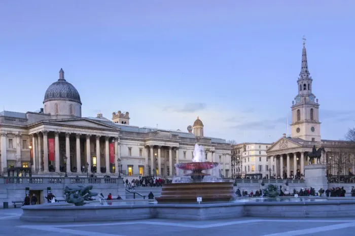 Framed Print : The Edwin Lutyens fountain, National Gallery and St Framed Print : The Edwin Lutyens fountain, National Gallery and St