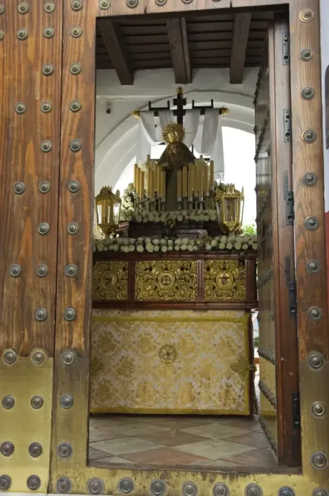Framed Print : An effigy of Mary is prepared to be paraded through