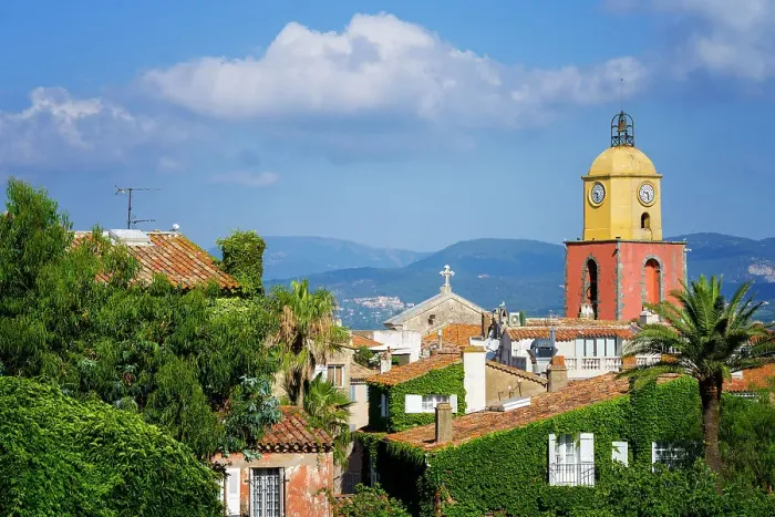 Framed Print : Eglise Notre Dame de l'Assomtion de Saint-Tropez Saint-Tropez, French Riviera, Provence-Alpes-Cote d'Azur, France Framed Print : Eglise Notre Dame de l'Assomtion de Saint-Tropez Saint-Tropez, French Riviera, Provence-Alpes-Cote d'Azur, France