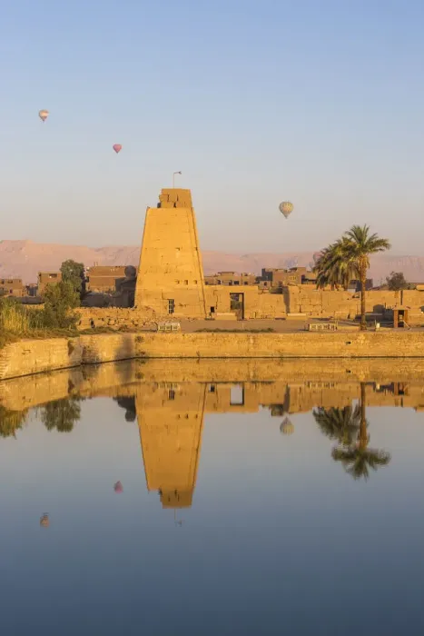 Framed Print : Egypt, Luxor, Karnak Temple, Hot air balloons rise over the Sacred Lake Framed Print : Egypt, Luxor, Karnak Temple, Hot air balloons rise over the Sacred Lake