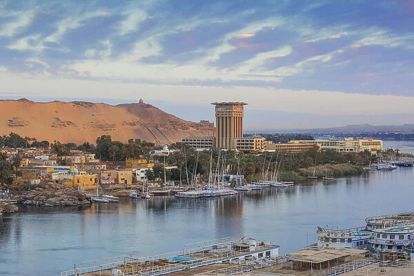 Egypt, Upper Egypt, Aswan, View of River Nile looking towards the Movenpick Resort