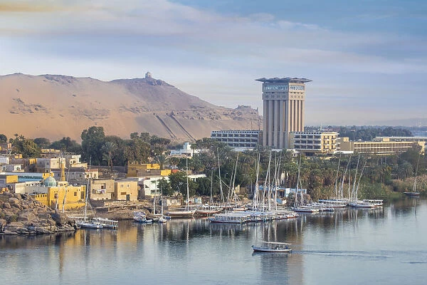 Egypt, Upper Egypt, Aswan, View of River Nile looking towards the Movenpick Resort