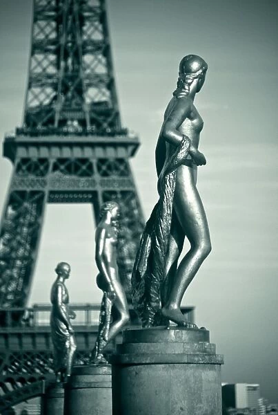 Eiffel Tower & Palais de Chaillot statues, Paris, France