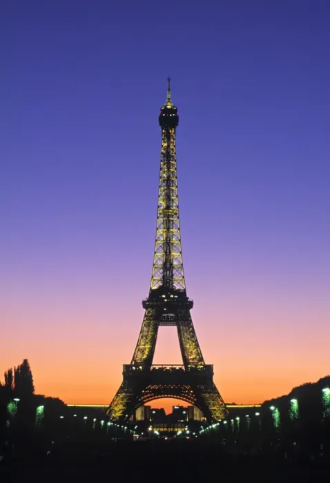 Framed Print : Eiffel Tower, Paris, France Framed Print : Eiffel Tower, Paris, France