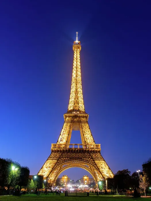 Framed Print : Eiffel Tower, Tour Eiffel, Champ des Mars Paris, France