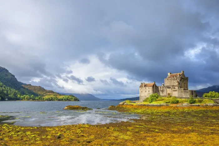 Framed Print : Eilean Donan Castle, Dornie, Loch Duich, Highlands, Scotland, Great Britain