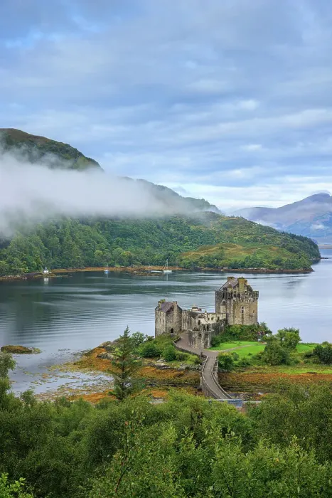 Framed Print : Eilean Donan Castle on Loch Duich, Dornie, Scotland, UK