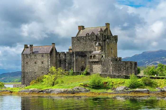 Framed Print : Eilean Donan Castle by Loch Duich against sky, Dornie, Kyle of Lochalsh, The Highlands, Scotland, United Kingdom Framed Print : Eilean Donan Castle by Loch Duich against sky, Dornie, Kyle of Lochalsh, The Highlands, Scotland, United Kingdom